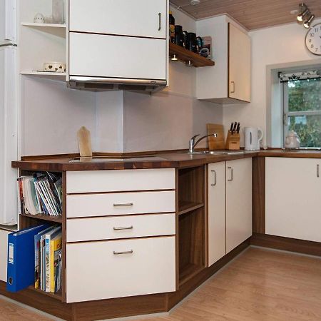 6 Person Holiday Home In 하일스 외부 사진